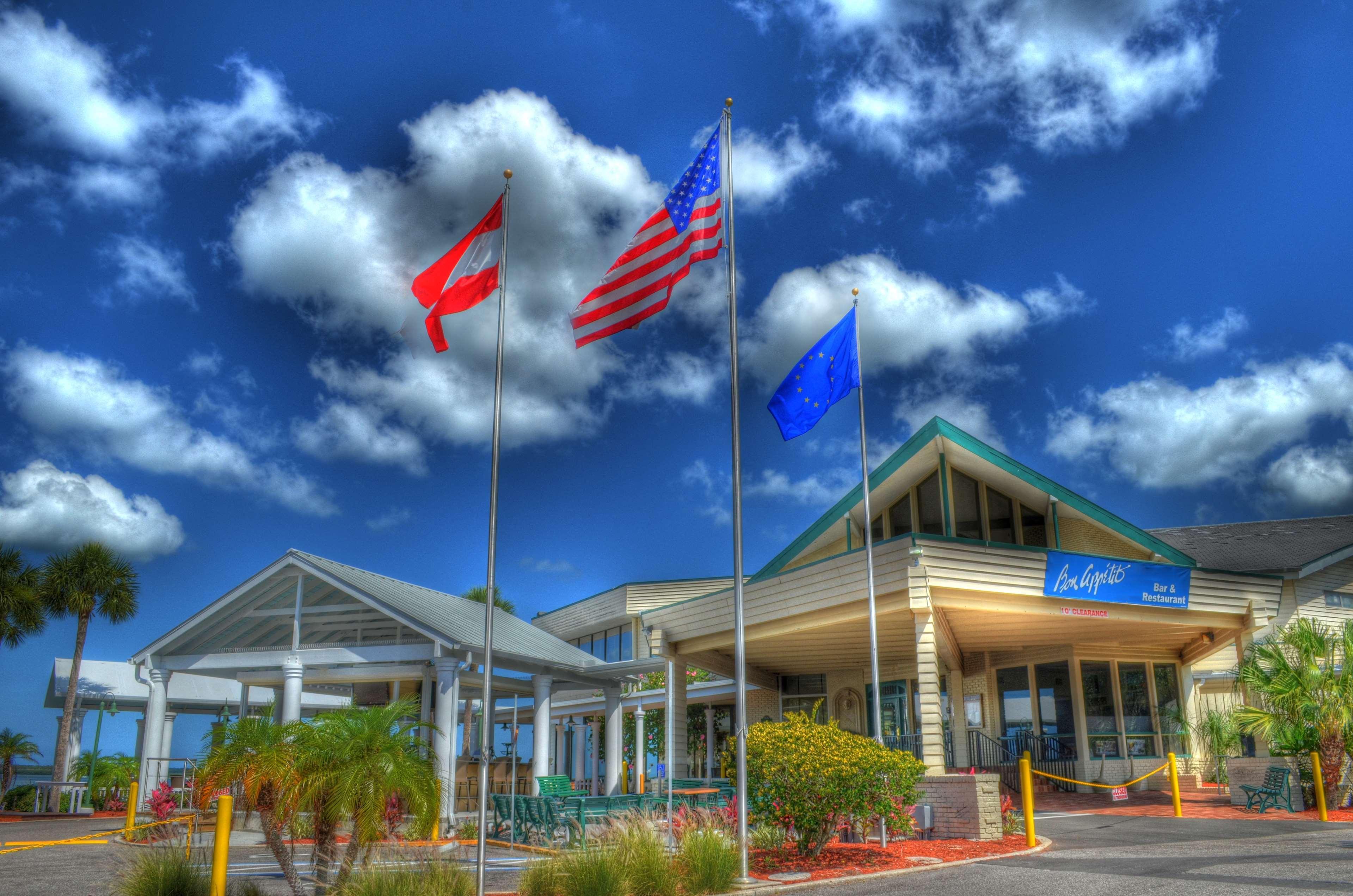 Best Western Plus Yacht Harbor Inn Dunedin Exterior photo