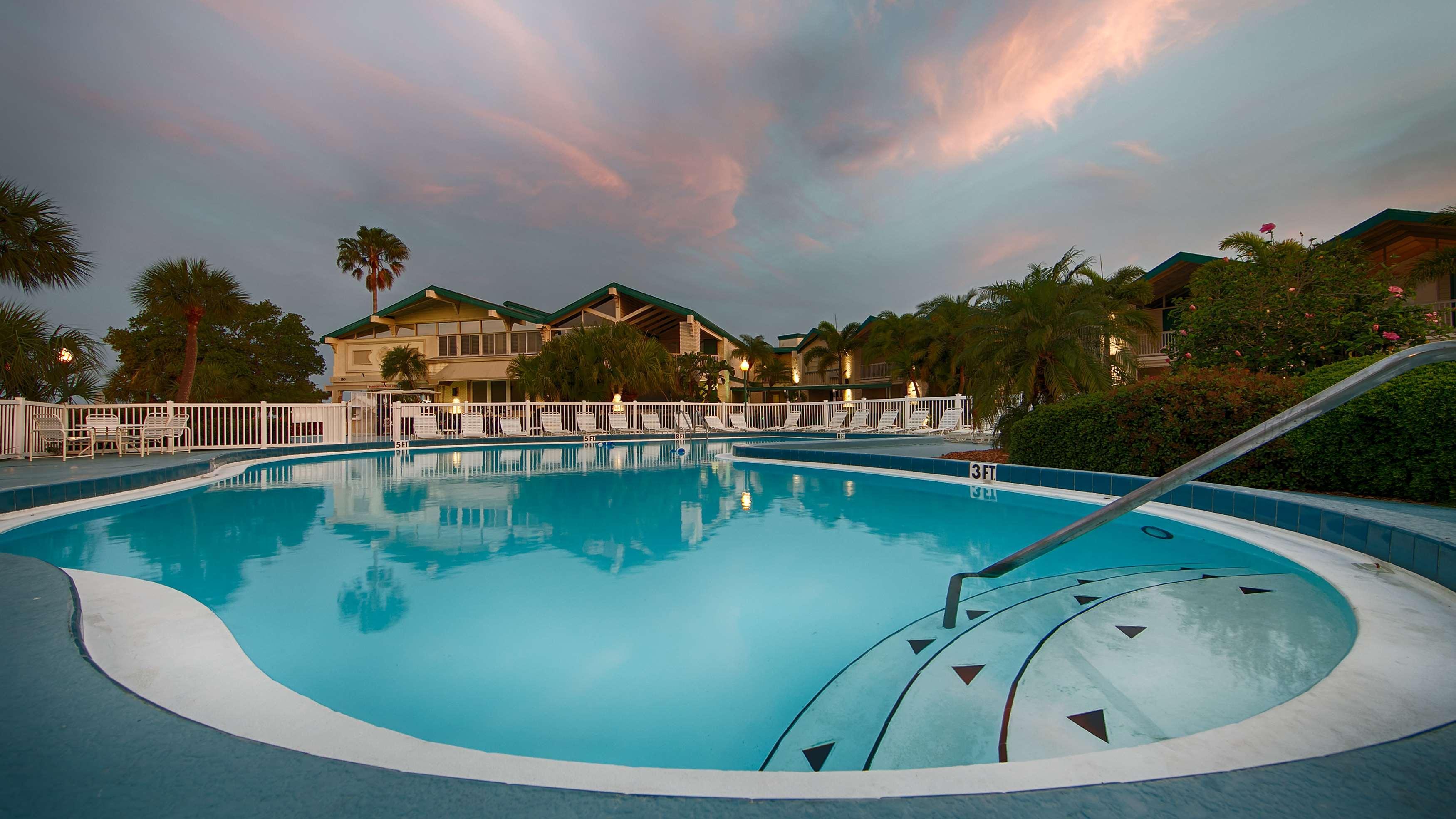 Best Western Plus Yacht Harbor Inn Dunedin Exterior photo